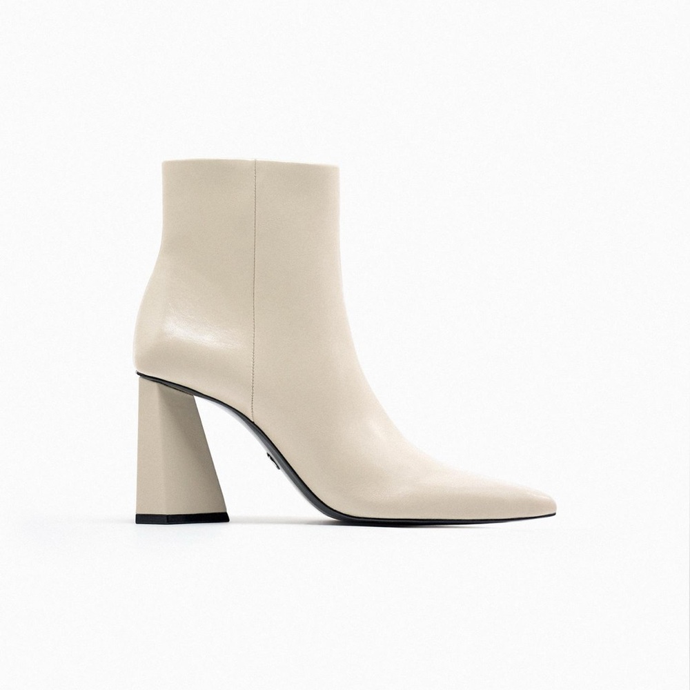 NWOT Zara Triangular Heeled Ankle Boots White